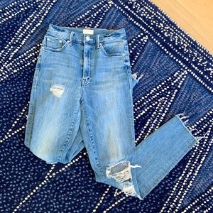 MOTHER DENIM Swooner Ankle Fray (Cropped)